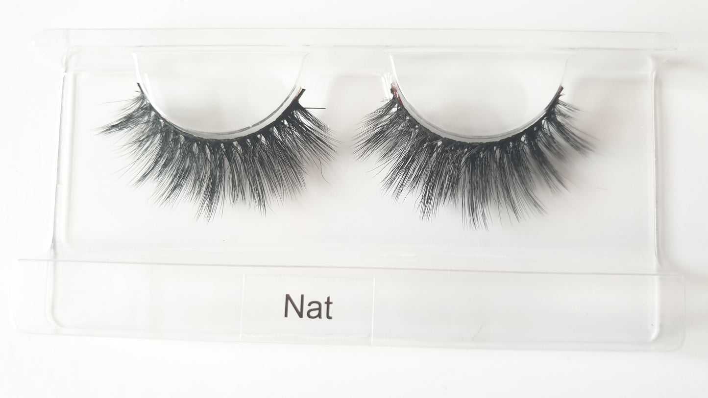 Silk lashes are our newest range of lashes here at MIT Beauty. Handcrafted with double layered premium synthetic fibres. Their fine silk hairs make the lashes ultra lightweight on the eyes whilst providing an elegant sexy look.