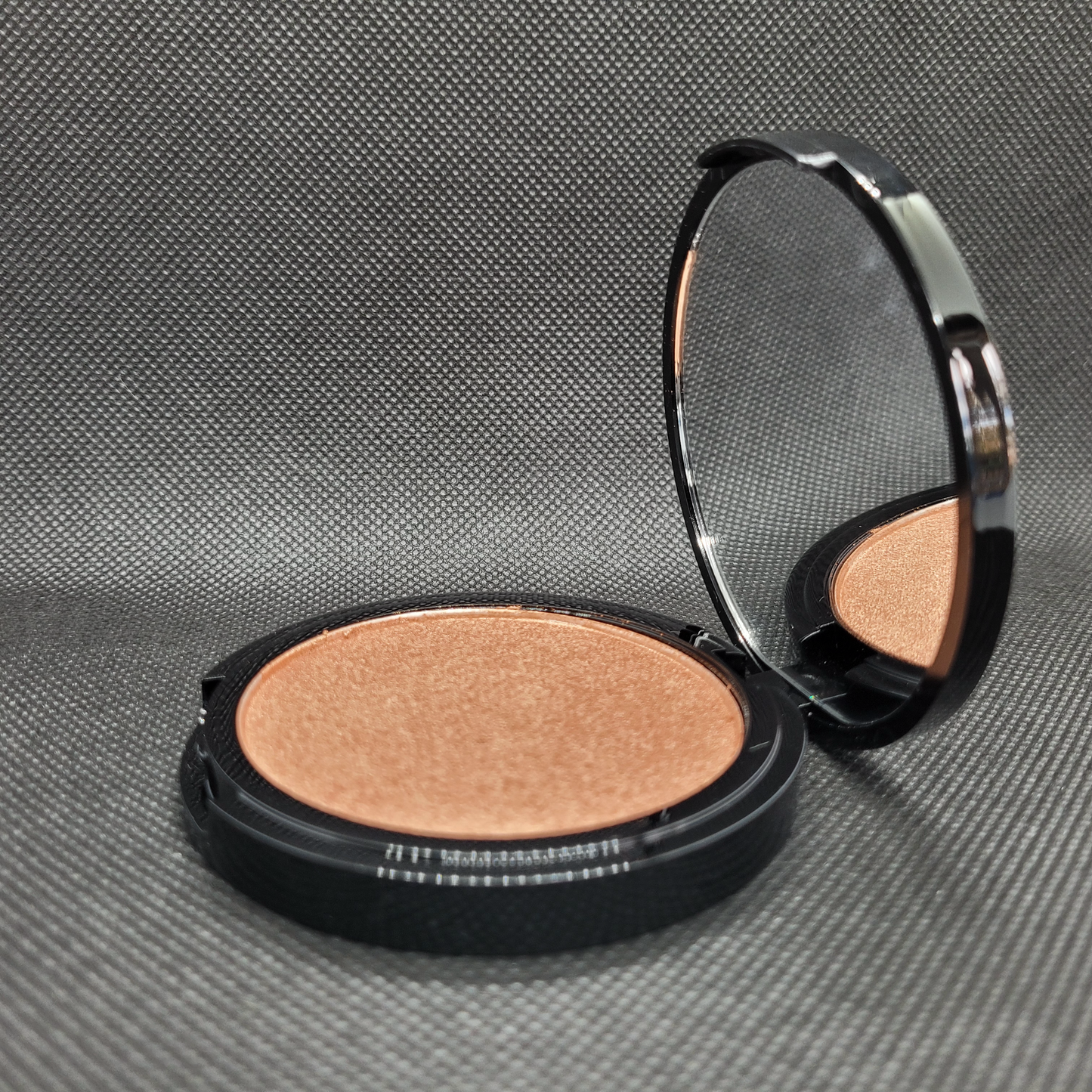 MIT QUEEN IDIA Powder Highlighter - BENIN Complexion Illuminating Powder