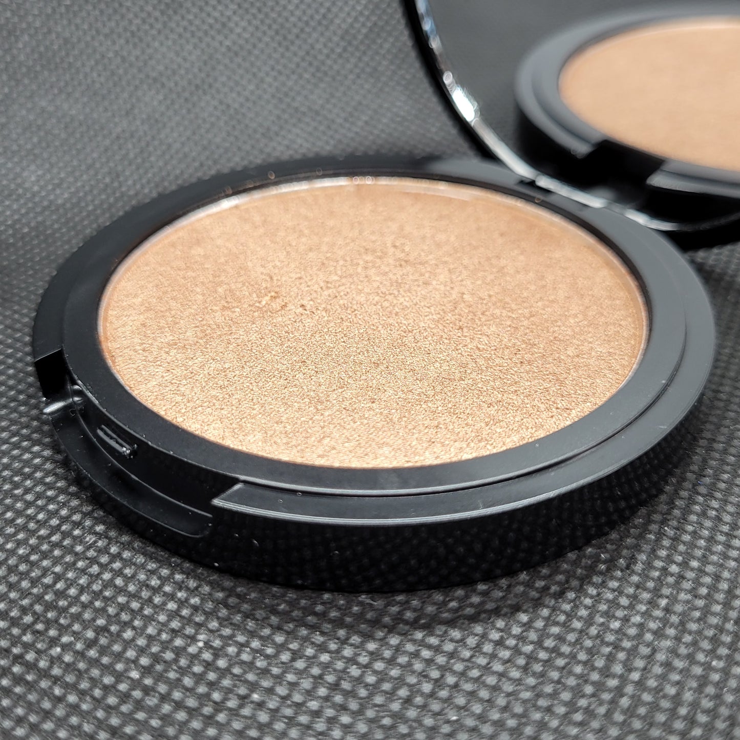 MIT QUEEN IDIA Powder Highlighter - ANGEL Complexion Illuminating Powder