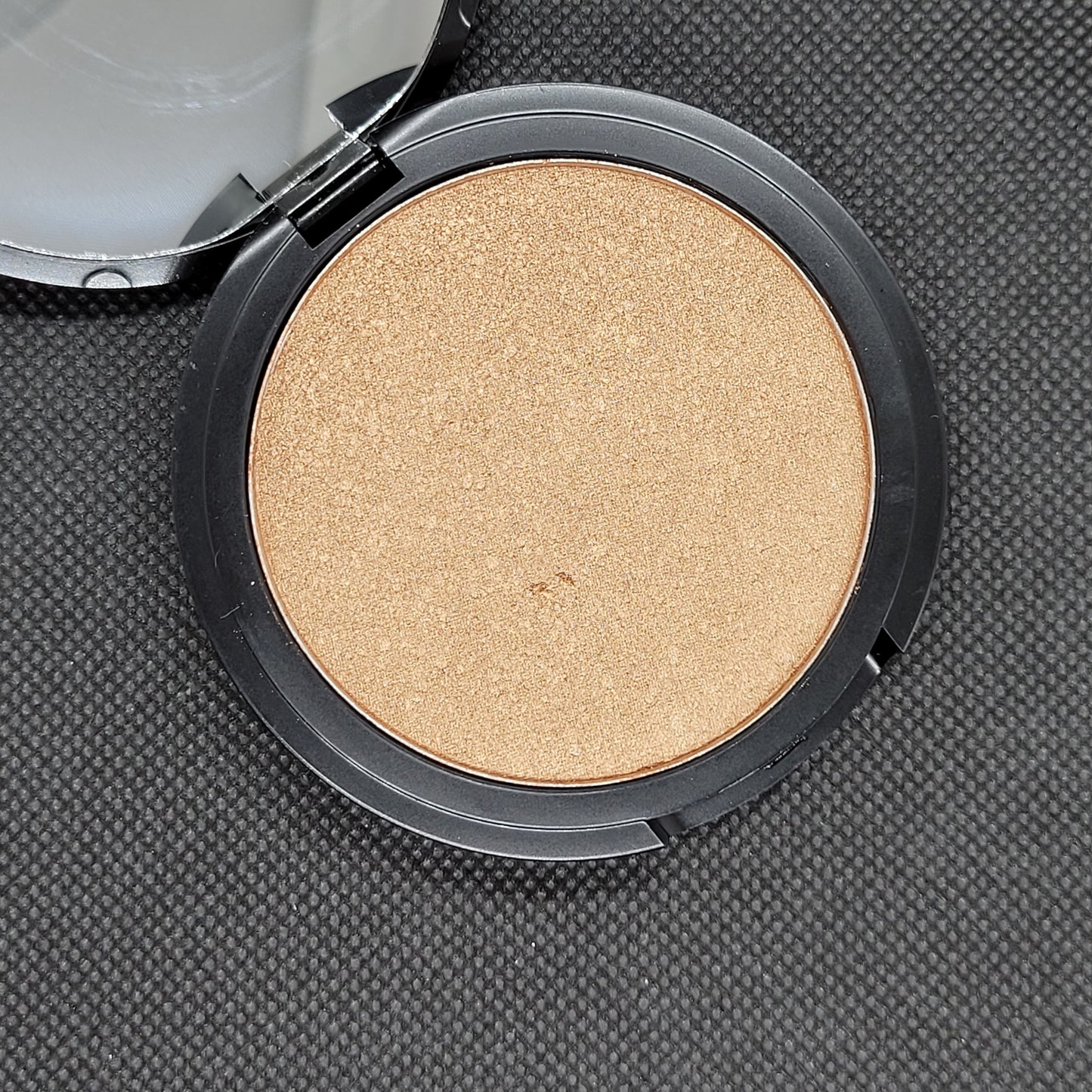 MIT QUEEN IDIA Powder Highlighter - ANGEL Complexion Illuminating Powder