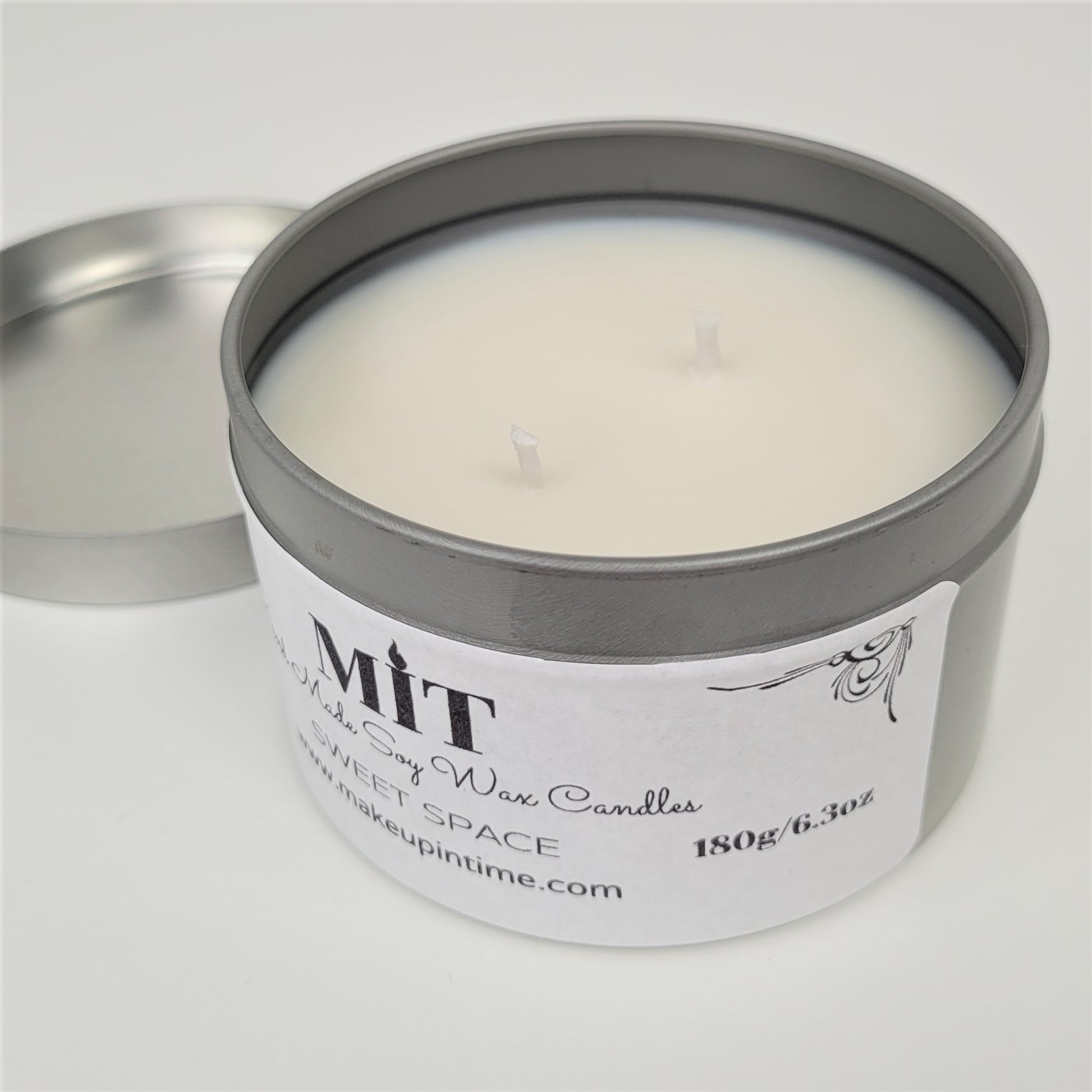 Eight unique fragrances to choose from, the candles are perfect for creating a calming atmosphere anywhere in your home. Each candle is packaged in a heat enclosure tin, to provide the candle wax with an even melt, lit with 40 hours burning time for a long-lasting experience. The ideal birthday gift, stocking filler, or treat for yourself.