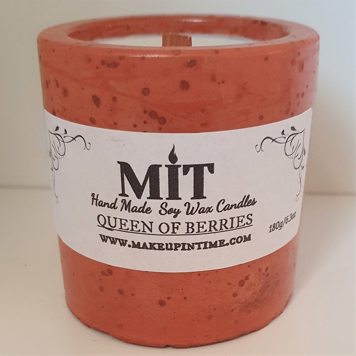 Limited edition hand made candles with a fantastic fresh & sweet scent with an aroma of strawberry and If you have them plug-in fragrances within your home, these candles will have a better reaction to when you enter the room leaving your room smelling like the most divine candy. #candles #handmade