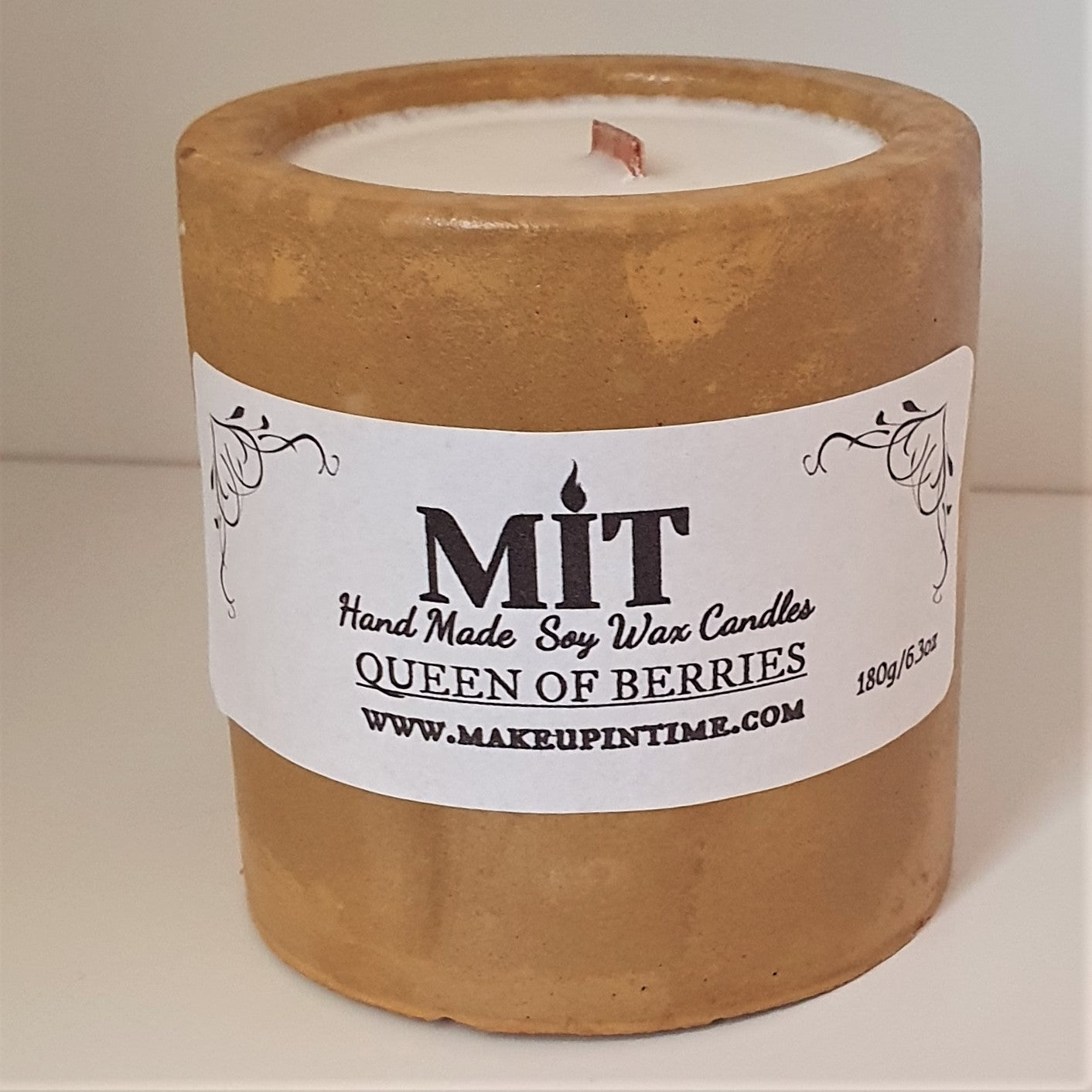 Limited edition hand made candles with a fantastic fresh & sweet scent with an aroma of strawberry and If you have them plug-in fragrances within your home, these candles will have a better reaction to when you enter the room leaving your room smelling like the most divine candy. #candles #handmade