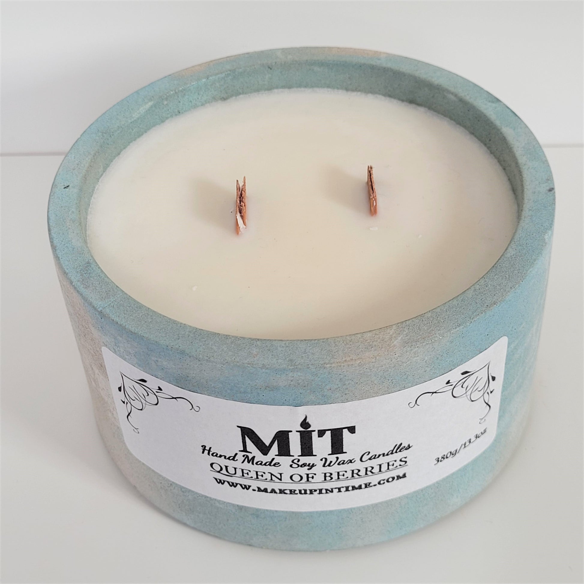 Limited edition hand made candles with a fantastic fresh & sweet scent with an aroma of strawberry and If you have them plug-in fragrances within your home, these candles will have a better reaction to when you enter the room leaving your room smelling like the most divine candy. #candles #handmade