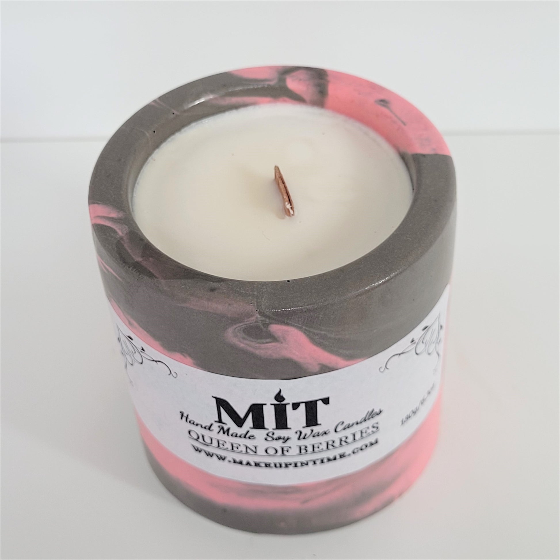 Limited edition hand made candles with a fantastic fresh & sweet scent with an aroma of strawberry and If you have them plug-in fragrances within your home, these candles will have a better reaction to when you enter the room leaving your room smelling like the most divine candy. #candles #handmade