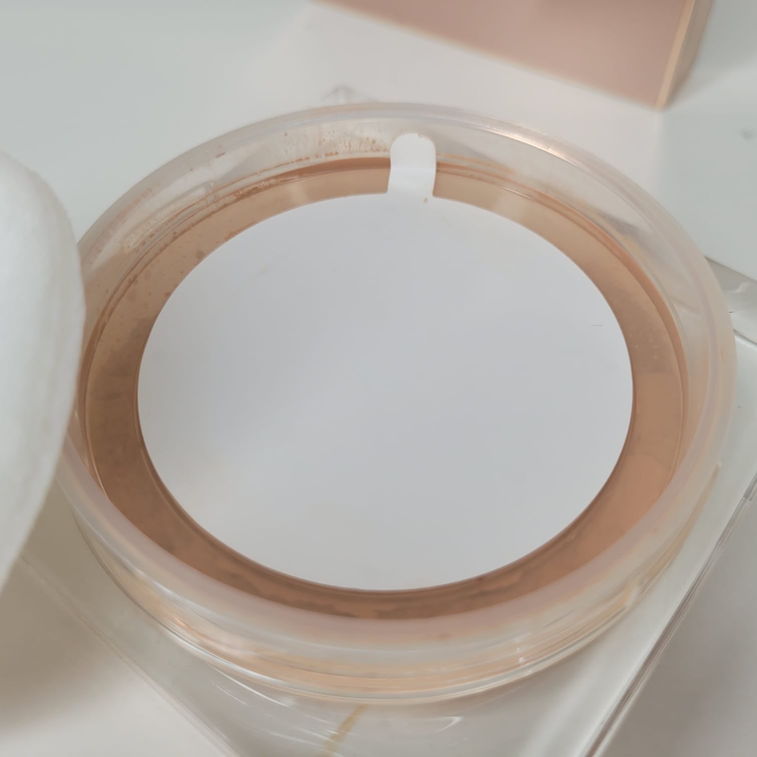 Here to keep your makeup looks looking flawless for longer, lightweight, finely milled loose powder designed to effortlessly set and bake your base products