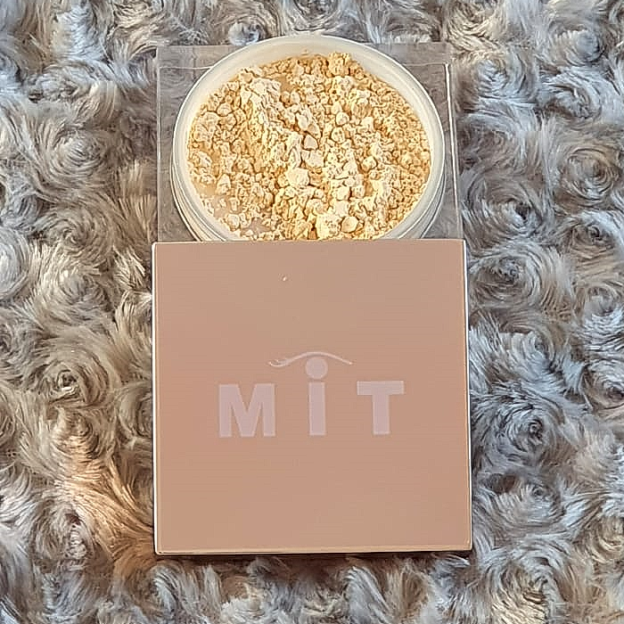 MIT Translucent Loose Setting Powder - (  Banana ) Oil Control Setting Powder